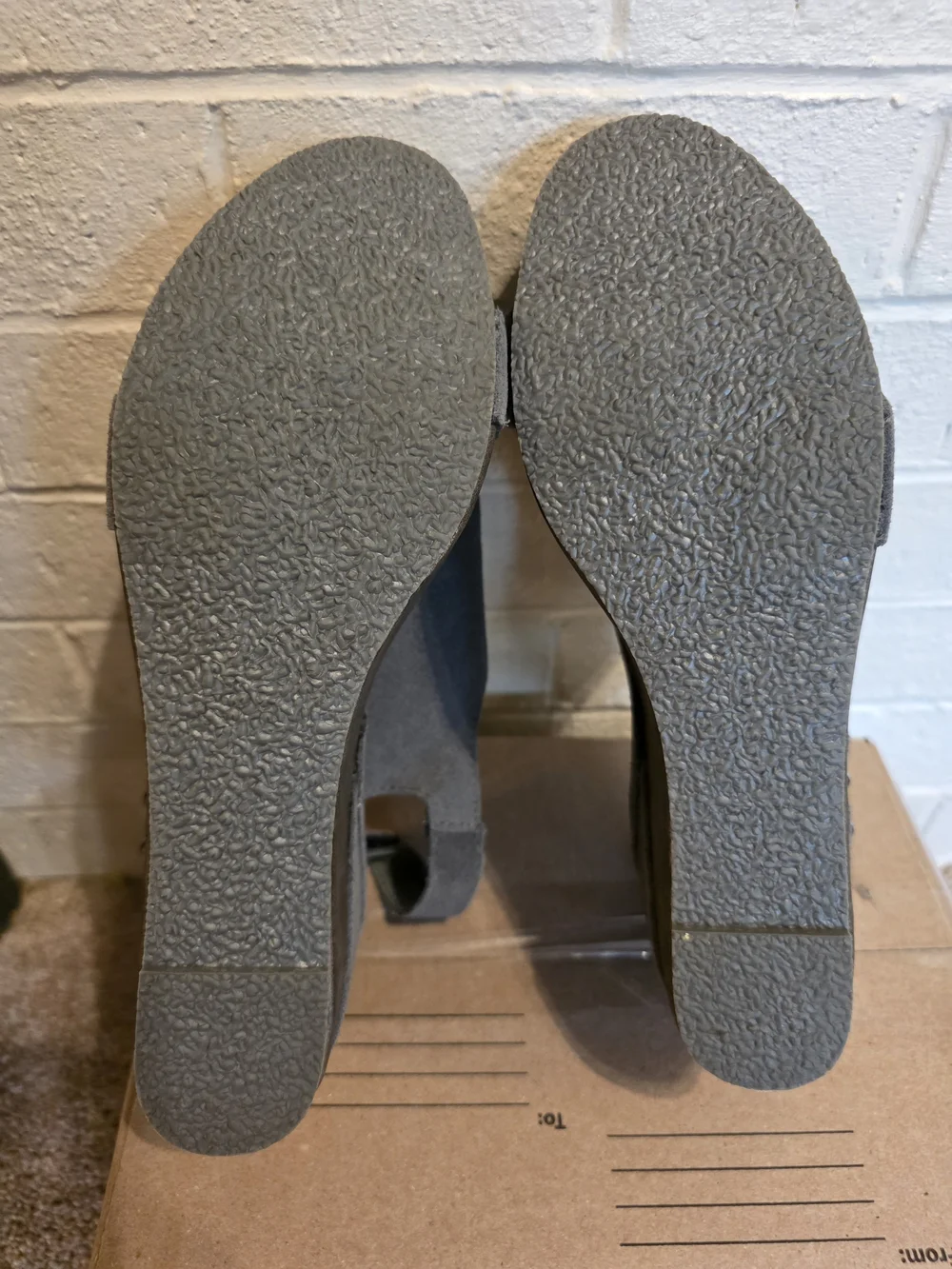 Volatile Womens Size 9 Gray Suede Leather Platform Wedge Sandals Y2K Boho